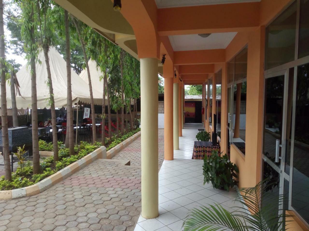 Snow View Hotel Boma la Ngombe Екстер'єр фото